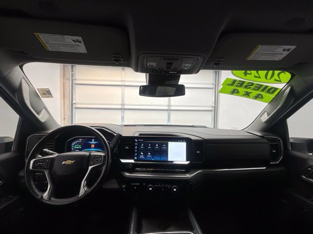 Used 2024 Chevrolet Silverado 3500 LTZ w/ LTZ Plus Package AWD/4WD image 4