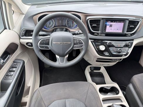 Used 2023 Chrysler Voyager LX FWD image 26