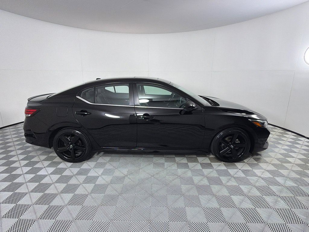 Used 2021 Nissan Sentra SR w/ SR Premium Package FWD image 4