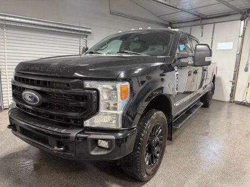 Used 2022 Ford F350 Lariat AWD/4WD image 2