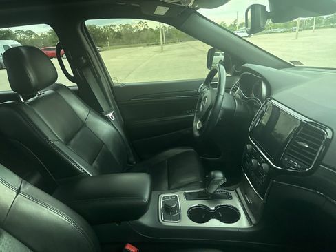 Used 2019 Jeep Grand Cherokee Limited w/ Luxury Group II AWD/4WD image 14