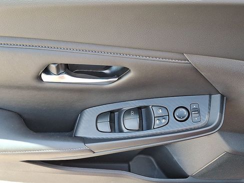 Used 2023 Nissan Sentra SV w/ All-Weather Package FWD image 10