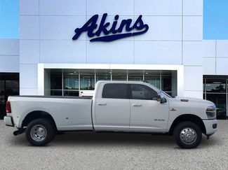 Used 2025 RAM 3500 Laramie video 1