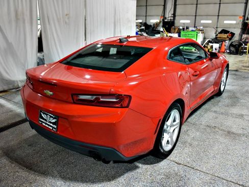 Used 2018 Chevrolet Camaro LT RWD image 6