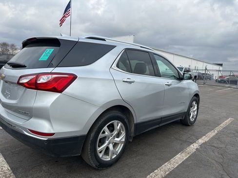 Used 2021 Chevrolet Equinox Premier image 2