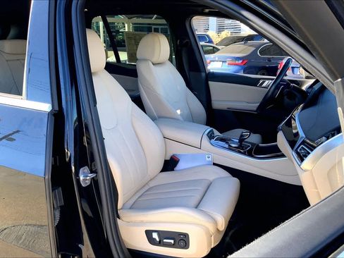 Used 2021 BMW X5 xDrive40i w/ Premium Package image 10