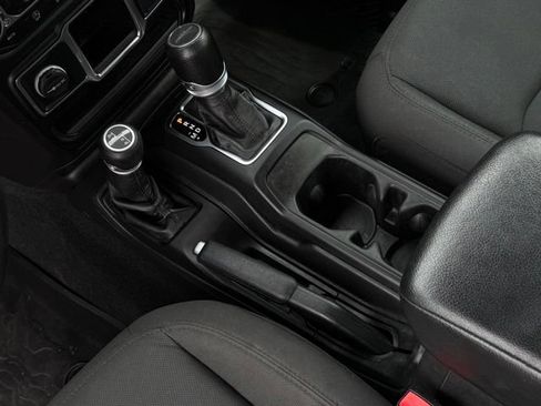 Used 2022 Jeep Gladiator Sport AWD/4WD image 24