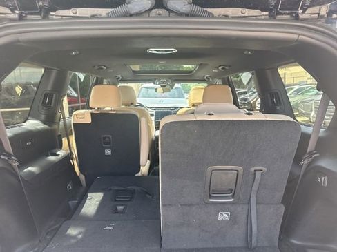 Used 2023 Jeep Grand Cherokee L Limited w/ Luxury Tech Group II image 11