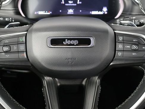 Used 2025 Jeep Grand Cherokee Laredo X RWD image 25