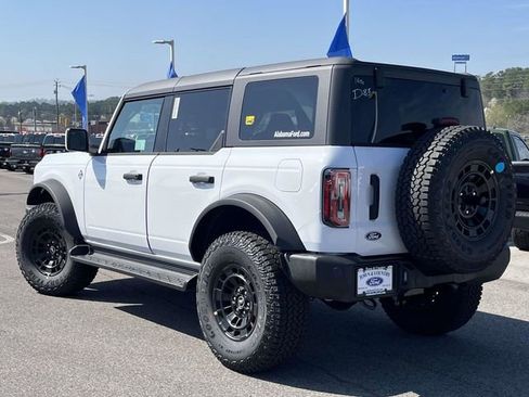 New 2026 Ford Bronco Outer Banks w/ Sasquatch Package AWD/4WD image 3