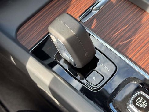 Certified 2023 Volvo XC60 B5 Plus image 28