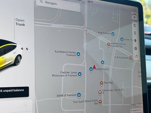 Used 2018 Tesla Model 3 Long Range RWD image 18