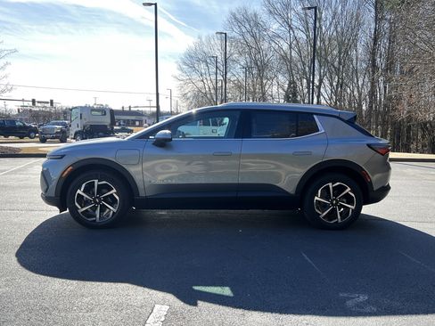 New 2026 Chevrolet Equinox EV LT image 6