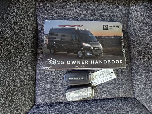 Used 2025 RAM ProMaster 2500 FWD image 30