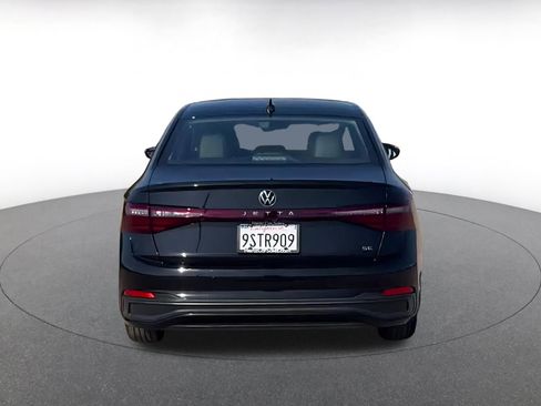 Used 2025 Volkswagen Jetta SE image 12