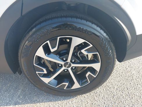 Used 2025 Kia Sportage EX w/ Premium Package FWD image 33
