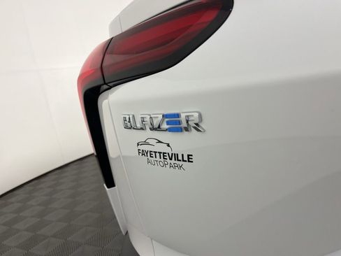 New 2026 Chevrolet Blazer EV LT image 18