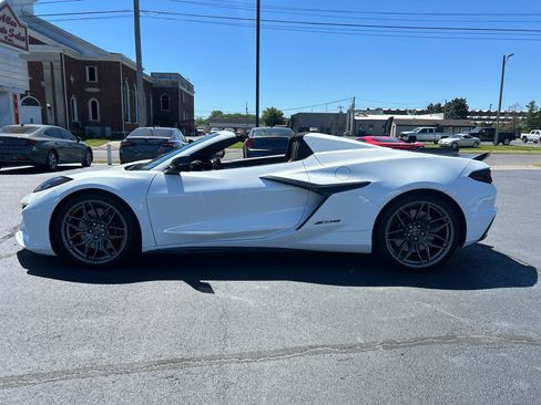 Used 2025 Chevrolet Corvette Z06 RWD image 8