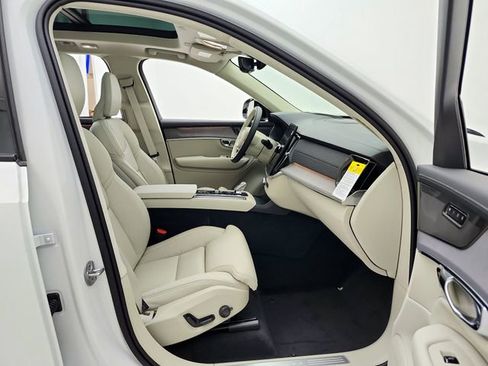 New 2026 Volvo XC90 T8 Ultra w/ Lounge Package image 18