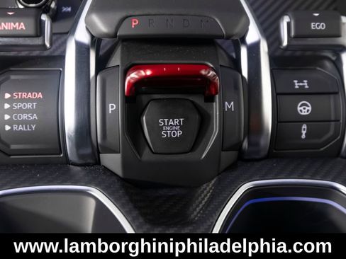 Used 2024 Lamborghini Urus Performante AWD/4WD image 29