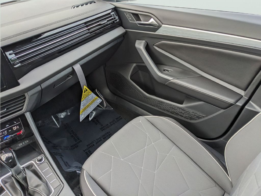 Used 2026 Volkswagen Jetta Sport FWD image 23