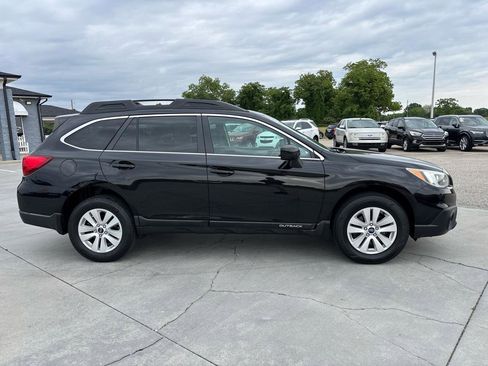 Used 2015 Subaru Outback 2.5i Premium AWD/4WD image 3