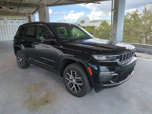 New 2025 Jeep Grand Cherokee Limited image 2