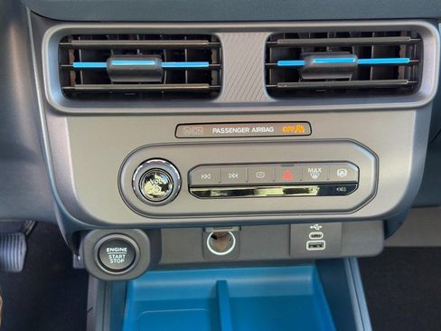 New 2025 Ford Maverick XLT image 17