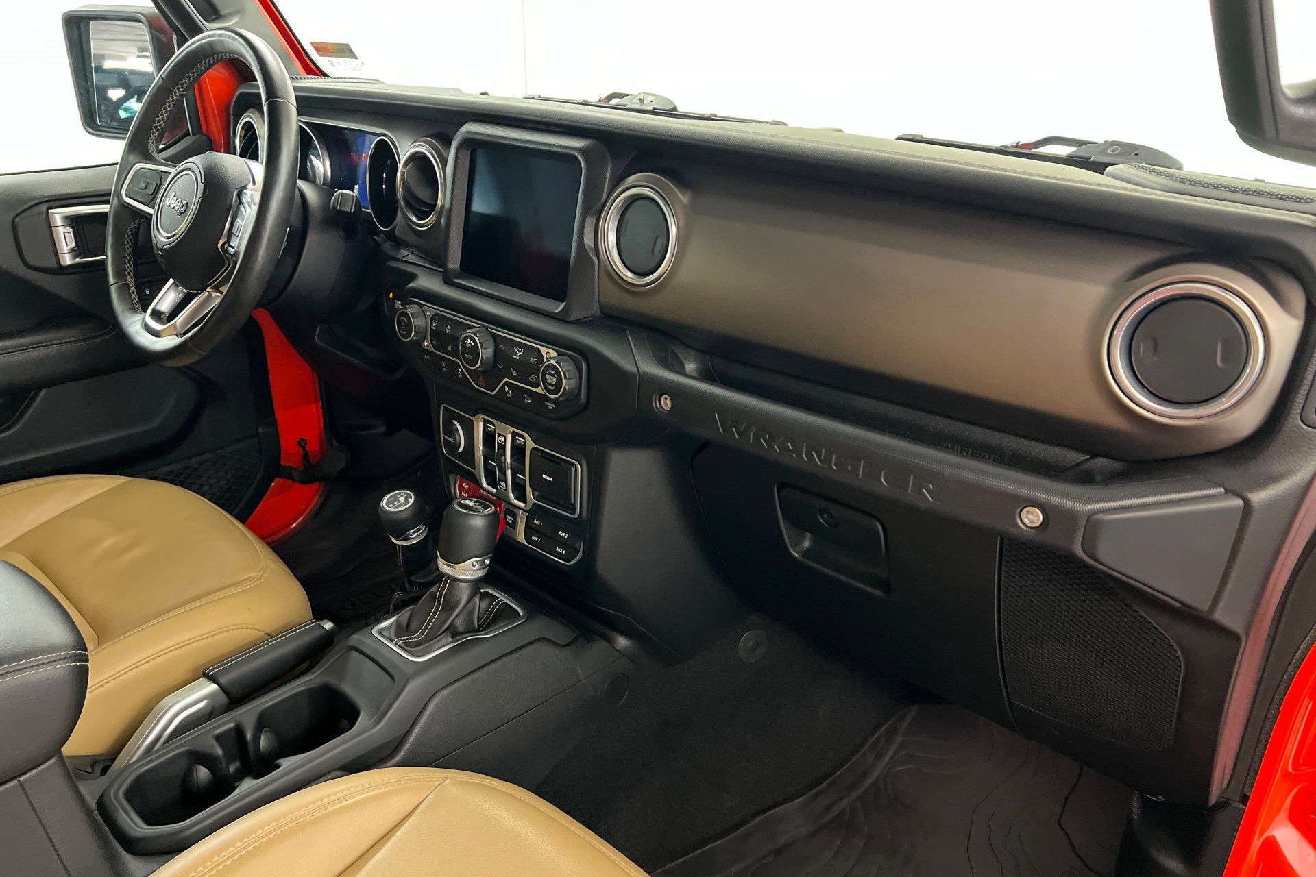Used 2018 Jeep Wrangler Unlimited Rubicon AWD/4WD image 24