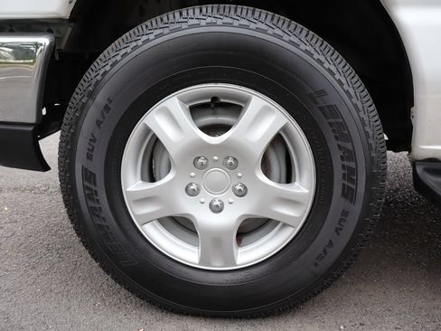 Used 2010 Ford E-350 and Econoline 350 XLT RWD image 40