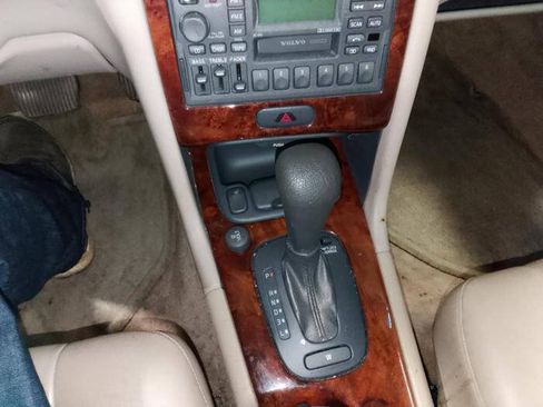 Used 1999 Volvo S70 AWD image 38