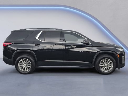 Used 2023 Chevrolet Traverse LT FWD image 7