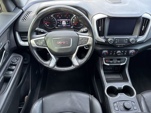 Used 2022 GMC Terrain SLT w/ Infotainment Package II image 17
