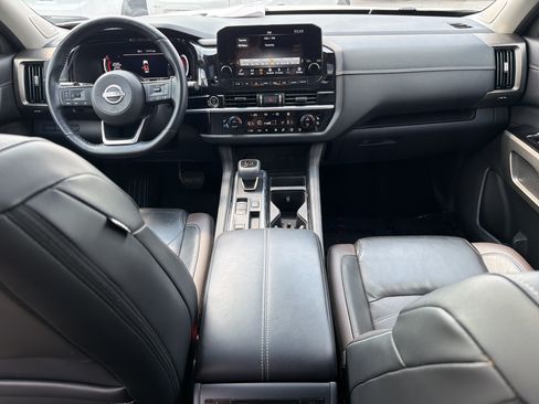 Used 2023 Nissan Pathfinder Platinum w/ Lighting Package (N93) FWD image 22