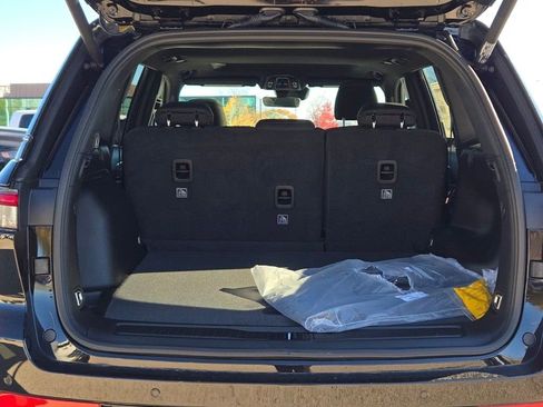 New 2025 Jeep Grand Cherokee Laredo X w/ Luxury Tech Group I image 17