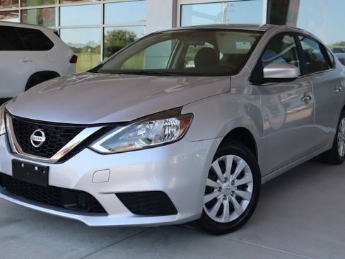 Used 2019 Nissan Sentra S FWD image 3