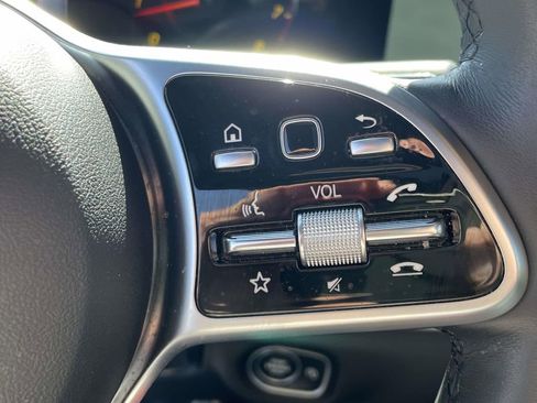 Used 2023 Mercedes-Benz GLE 350 w/ 3rd Row Seat Package image 22