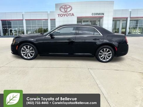 Used 2016 Chrysler 300 Limited AWD/4WD image 2