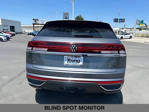 Used 2024 Volkswagen Atlas Cross Sport SE AWD/4WD image 4