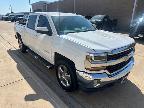 Used 2018 Chevrolet Silverado 1500 LT w/ LT Fleet Convenience Package AWD/4WD image 1
