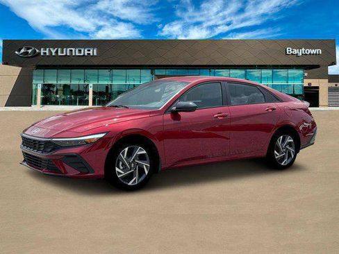 New 2025 Hyundai Elantra SEL image 2