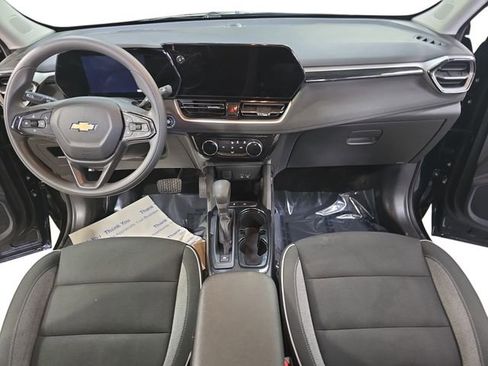 Used 2024 Chevrolet TrailBlazer LT w/ Driver Confidence Package image 9
