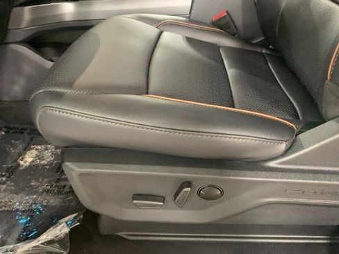 New 2026 Ford F250 Lariat w/ Chrome Package image 10