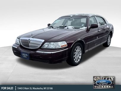 Used 2006 Lincoln Town Car Signature