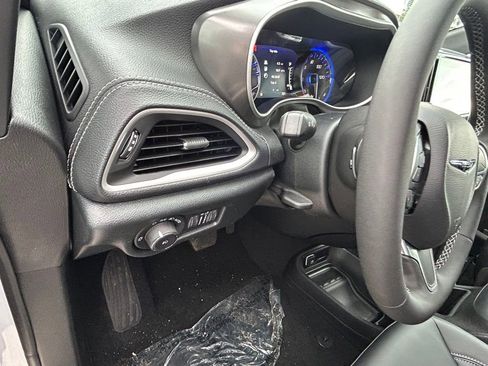 New 2026 Chrysler Pacifica Select image 40