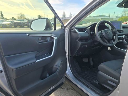 Certified 2023 Toyota RAV4 LE image 21