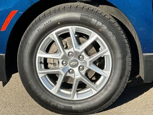 Used 2023 Chevrolet Equinox LT image 29