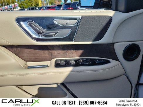 Used 2018 Lincoln Navigator Premiere image 24