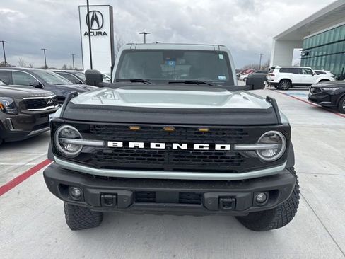 Used 2023 Ford Bronco Wildtrak image 3