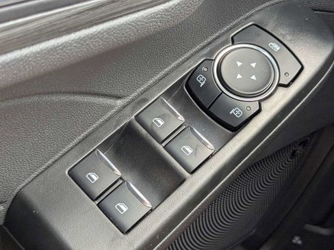 Certified 2026 Ford Escape SE w/ PHEV Premium Package FWD image 27